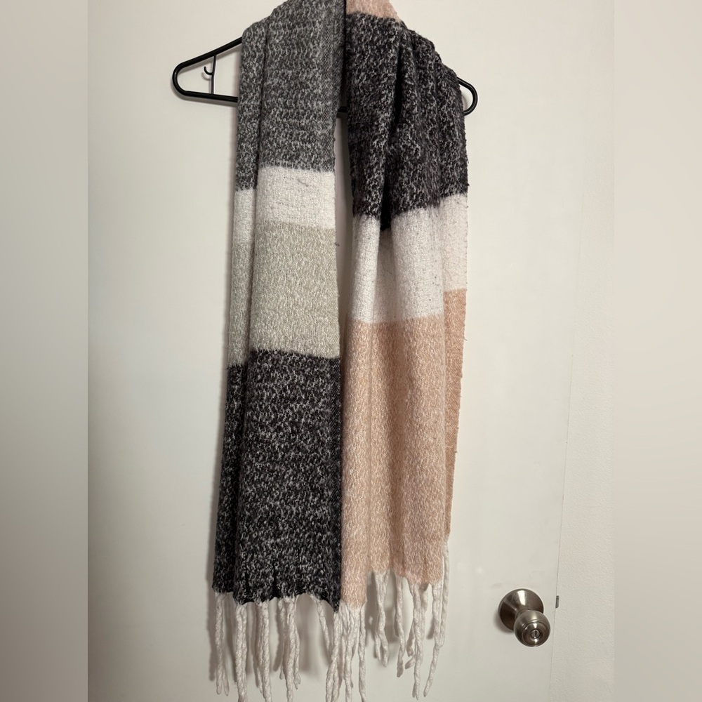 Elegant Multicolor Woven Scarf